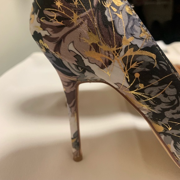 High Heels - Picture 4 of 7